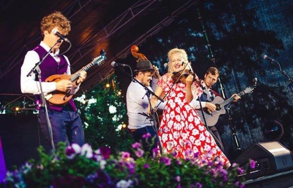 Curly Strings "We Meet Again"